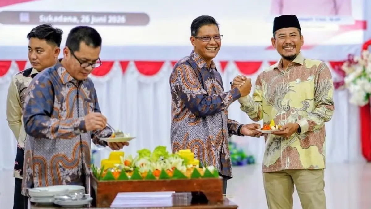 Ketua DPRD Ketapang Achmad Sholeh Hadiri HUT ke-19 Kayong Utara, Serukan Kolaborasi Antar Daerah Perkuat Pembangunan Pesisir
