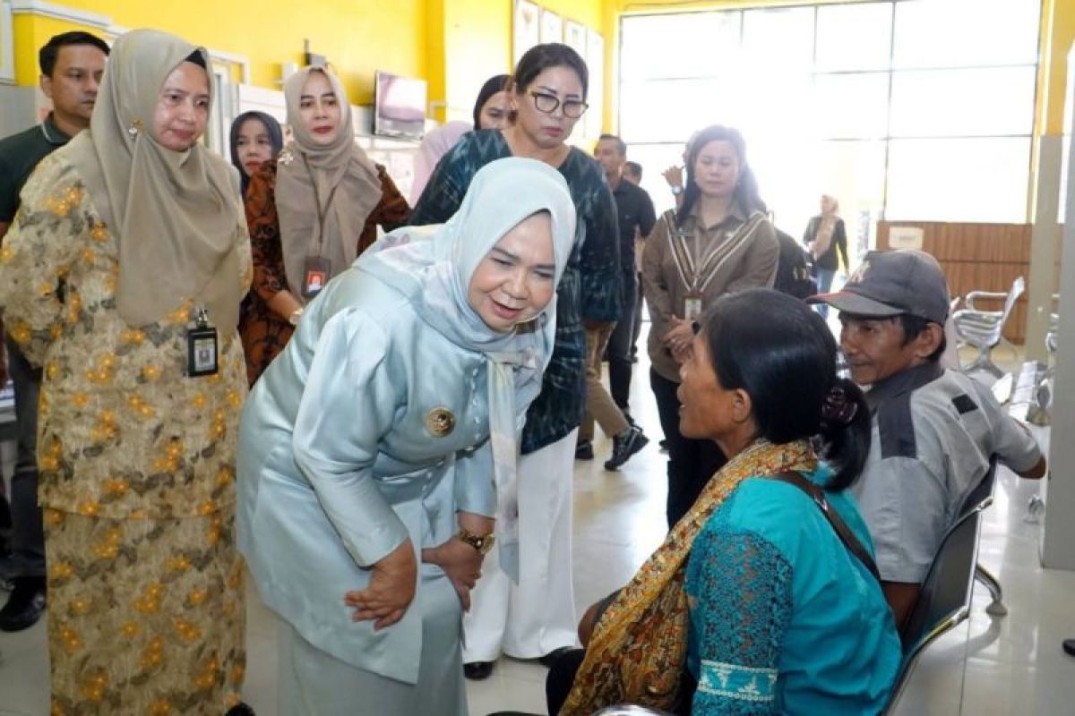 Plt Bupati Langkat Tiorita Sidak RSUD Tanjung Pura, Temukan Puluhan Pegawai Belum Absen Saat Jam Kerja