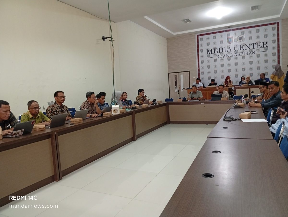 DPRD Polewali Mandar Soroti Data Kemiskinan Tumpang Tindih dalam LKPj