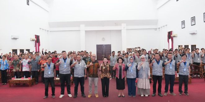 Bupati Landak Karolin Tutup KKM FISIP Untan, 426 Mahasiswa Terjun ke 4 Kecamatan Selama Sebulan