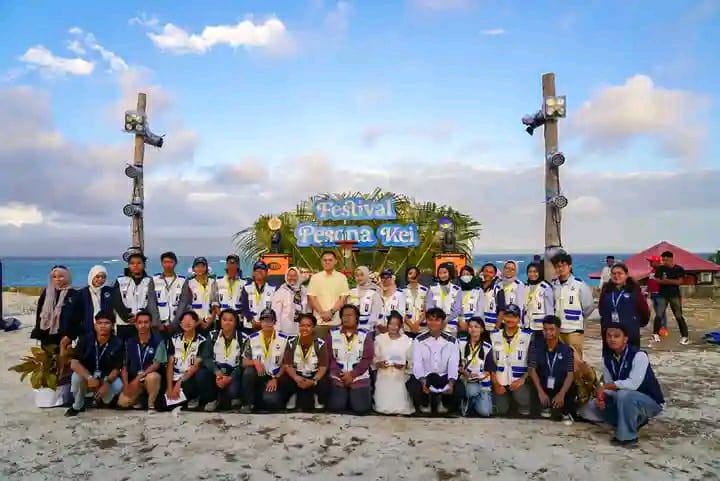 Wakil Bupati Maluku Tenggara Apresiasi Dedikasi Mahasiswa KKN UGM di Festival Pesona Kei, Ohoi Elaar Ngursoin