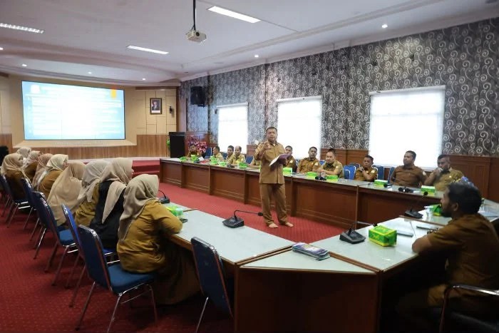 Penghuni Rumah Dinas Dinsos Aceh Wajib Perbarui Administrasi, Sekretaris Dengar Keluhan Bangunan Rusak hingga Air dan Listrik