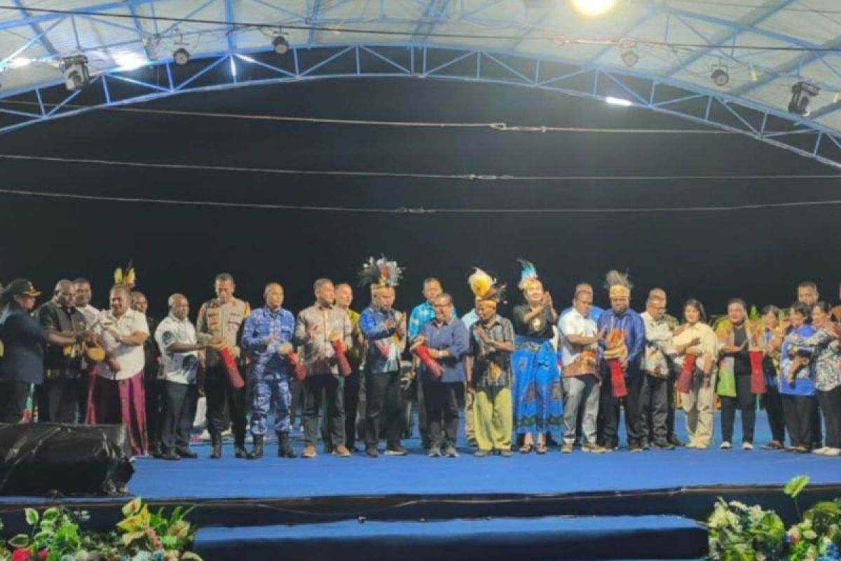 Bupati Jayapura Serukan Generasi Muda Jaga Budaya di Tengah Gempuran Modernisasi, Pariwisata Jadi Andalan