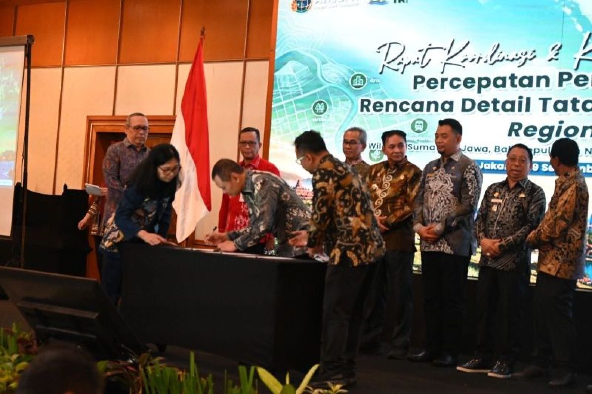 Bupati Paser Teken Fakta Integritas Percepatan RDTR, 104 Kepala Daerah Ikut Komitmen Bersama