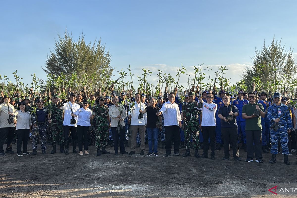 Menteri LH Jumhur Hidayat Fokuskan Penanaman Mangrove di Bali, Target 3.000 Bibit Ditanam Bersama TNI-Polri
