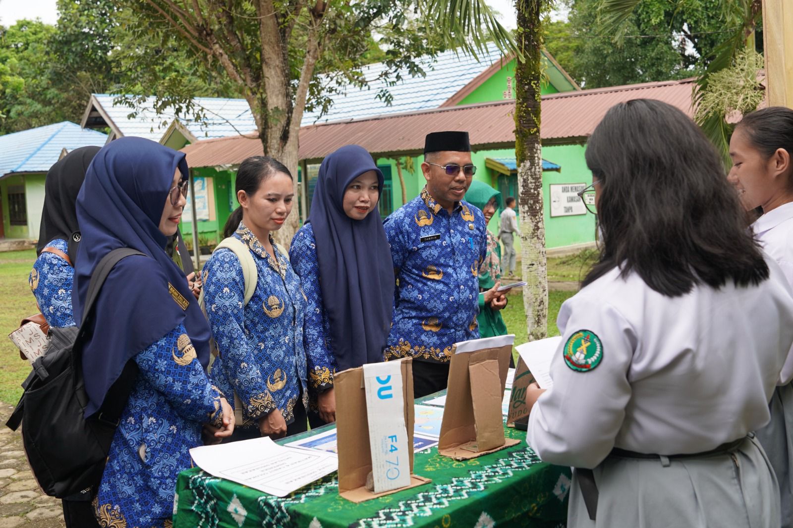 26 Sekolah di Balangan Studi Tiru ke SMA Negeri 1 Tanta untuk Perkuat Program Adiwiyata