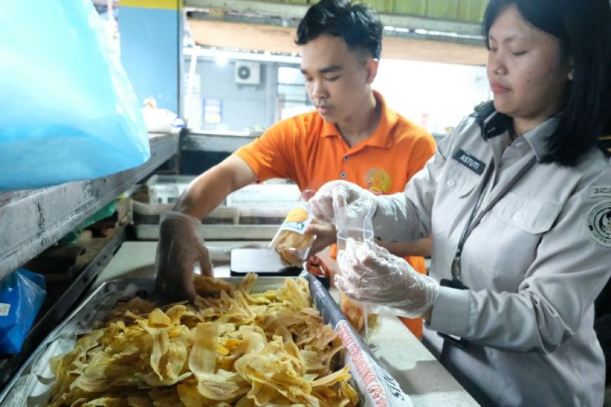 Rutan Tanjungpinang Fasilitasi Warga Binaan Produksi Keripik Pisang Rujiba, 50 Bungkus Siap Jual per Hari