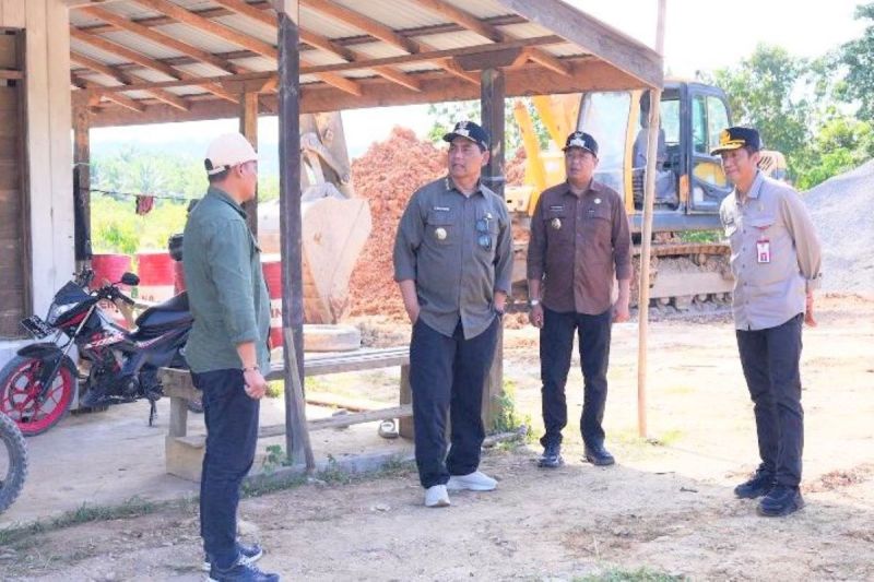 Bupati Barito Utara Turun Langsung ke Km 30, Instruksi Percepatan Jalan Akses ke Desa Jamut Dikerjakan Tuntas