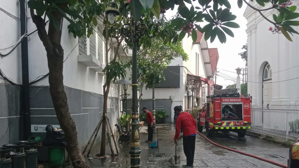 Api Nyaris Lalap Borsumy Heritage di Kota Lama Semarang, Diduga dari Korsleting Listrik