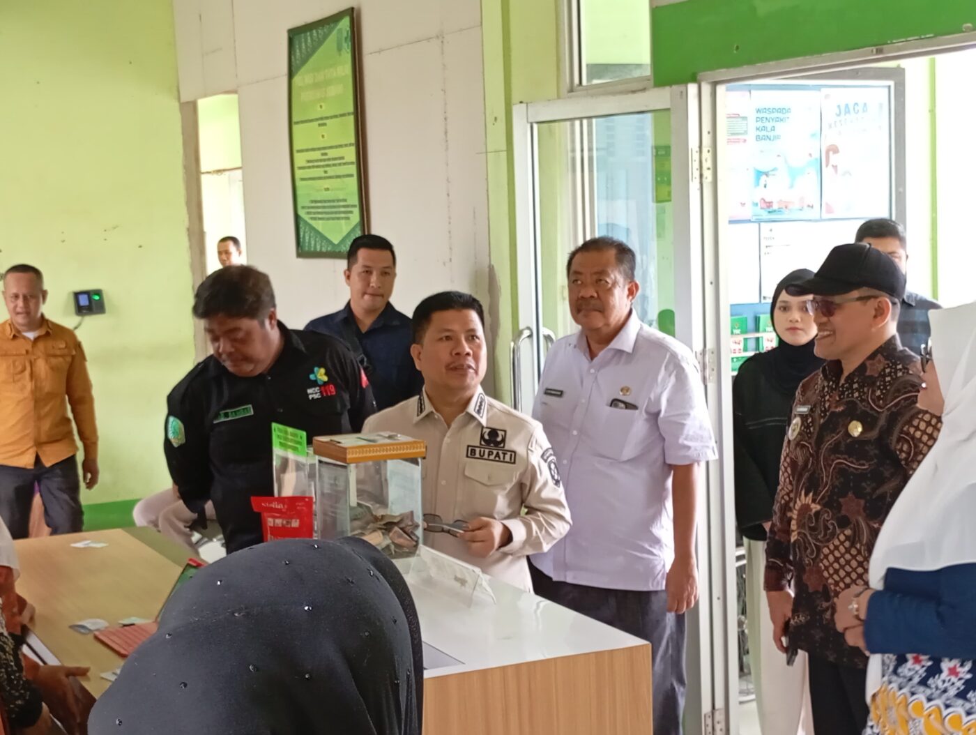 Bupati Sambas Satono Tinjau Puskesmas Sebawi, Pastikan Pelayanan Kesehatan Dasar Berjalan Lancar