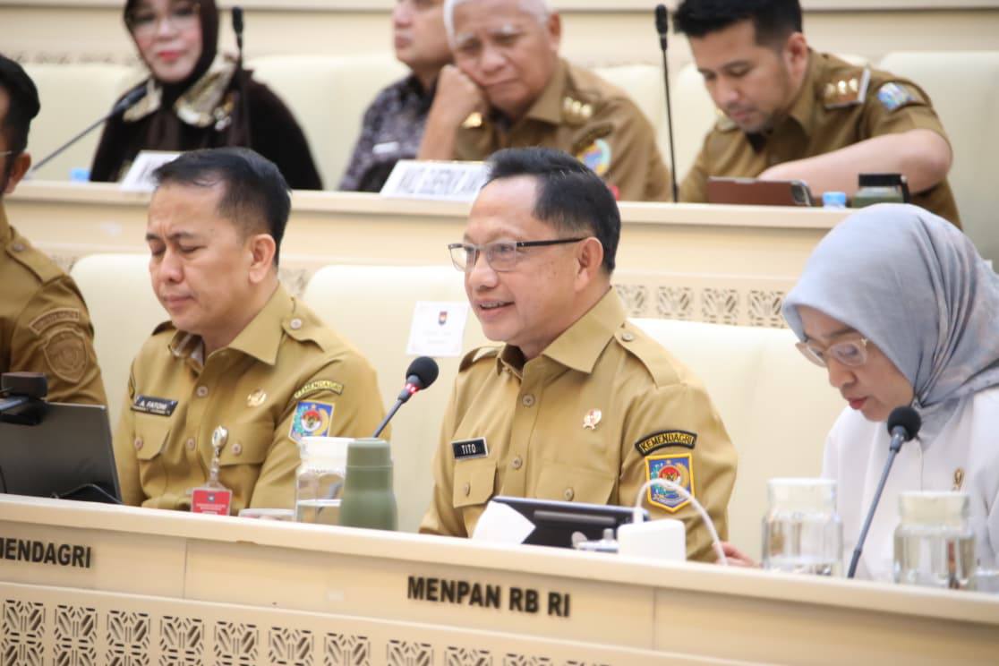 Menteri Tito Karnavian Beberkan 3 Solusi Penataan PPPK di Daerah, Pemda Kalteng Wajib Setop Rekrut Tenaga Honorer Baru