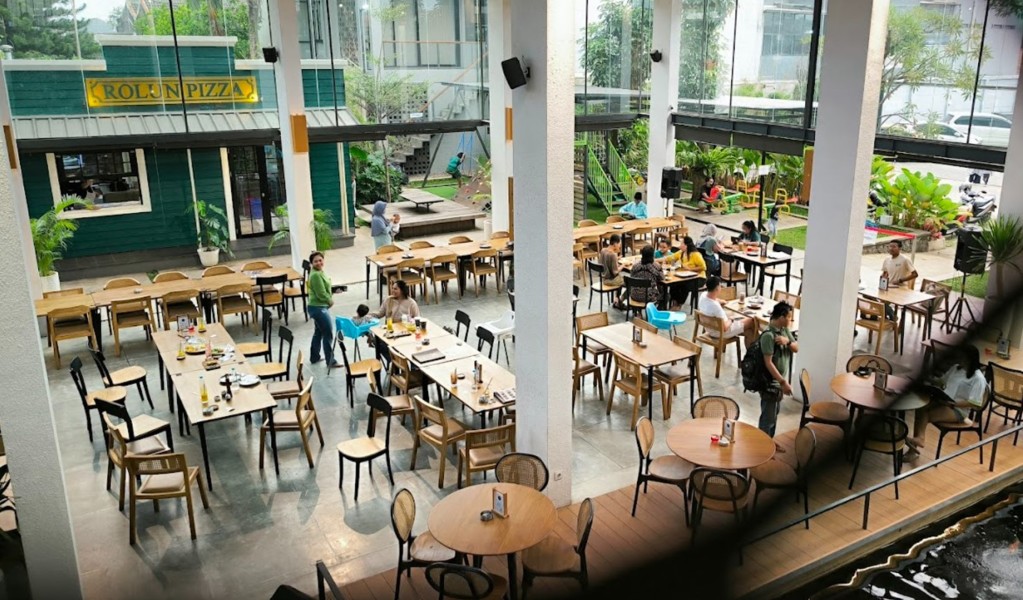 Rolun Coffee and Roastery Bandung, Tempat Nongkrong Estetis dengan Playground Anak
