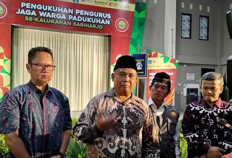 Bupati Sleman Kukuhkan 400 Anggota Jaga Warga di Kalurahan Sariharjo, Targetkan Mediasi Konflik Selesai di Tingkat Padukuhan