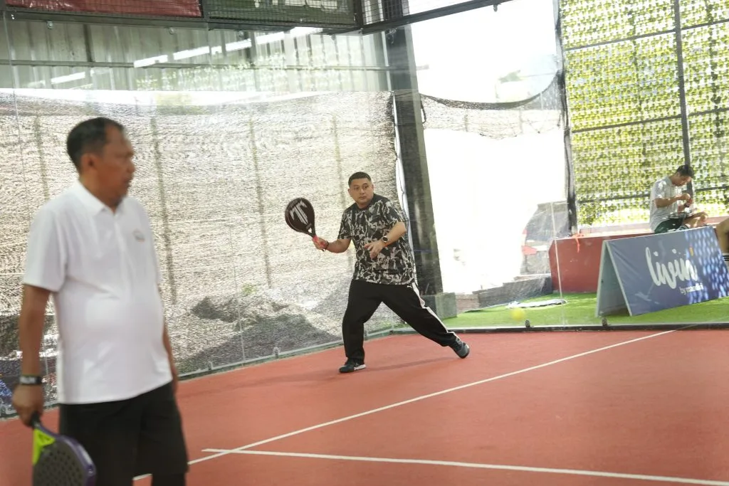 Wali Kota Makassar Munafri Arifuddin Ikut Bertanding di Turnamen Padel IKAPTK, 128 Peserta dari 3 Provinsi Siap Bersaing