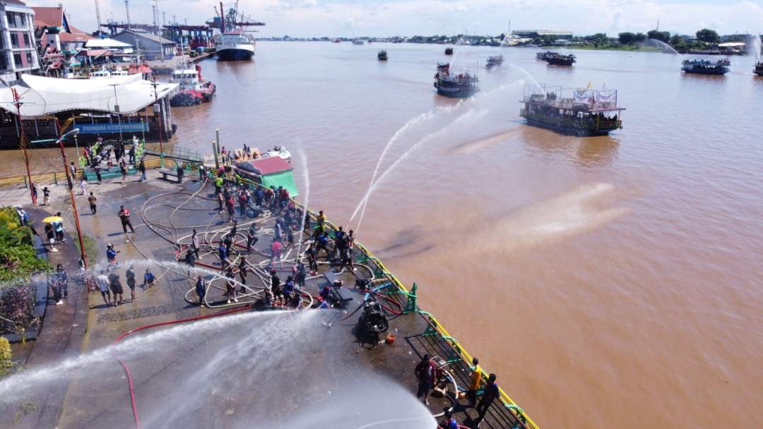 Perang Air dan 1.000 Bakcang Gratis Meriahkan Festival Bakcang 2026 di Taman Alun Kapuas Pontianak