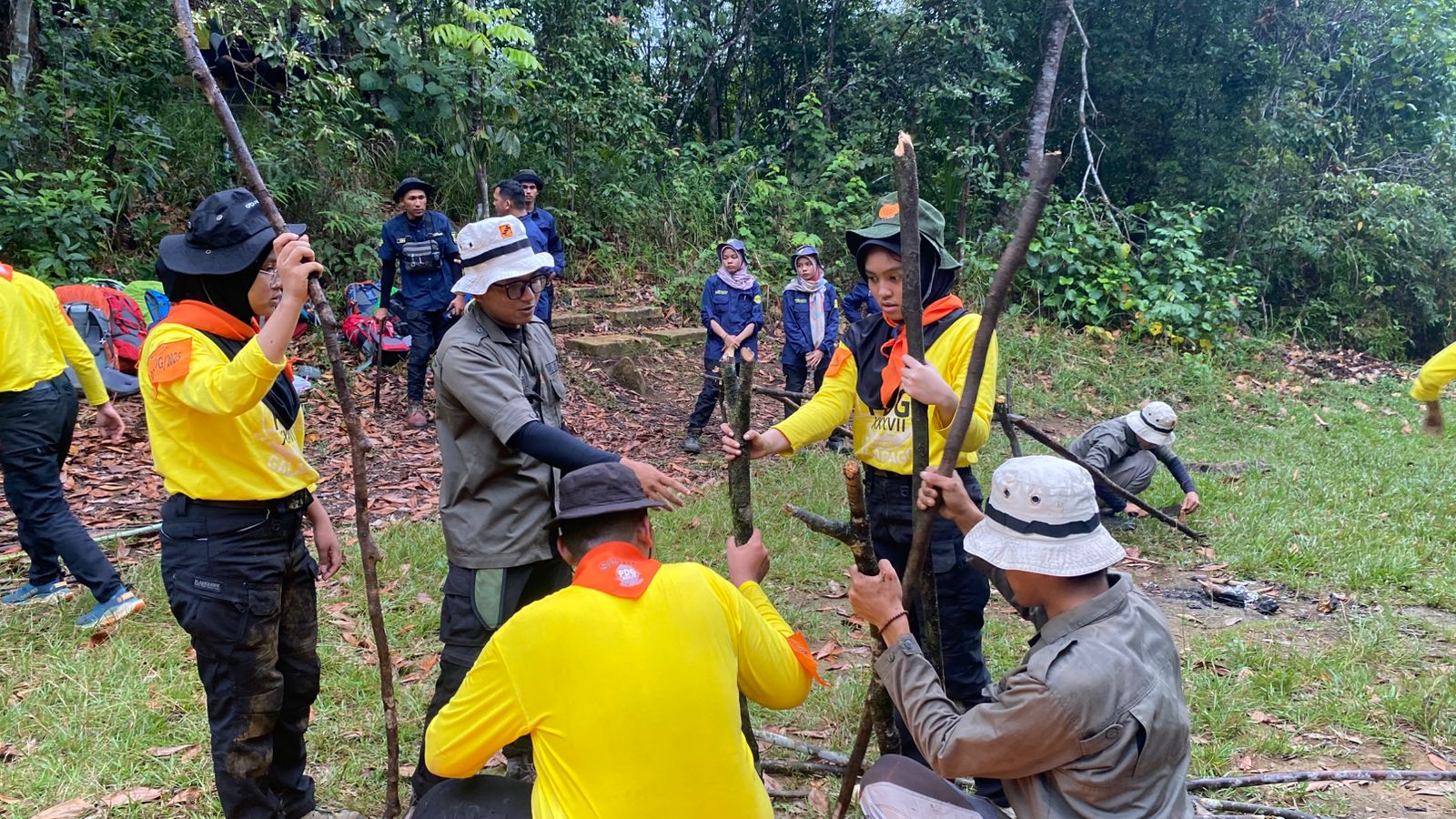 14 Siswa SMAN 1 Padang Ikuti Pendidikan Dasar Pecinta Alam di Hutan Biologi Unand, Mental Ditempa Selama Tiga Hari
