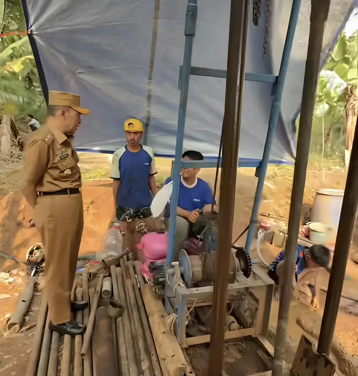 Antisipasi Krisis Air Akibat El Nino, Wali Kota Cimahi Tinjau Langsung Pengeboran 8 Sumur Bor Bantuan TNI AD