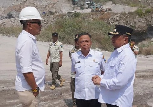 Pemprov Jabar Setop Operasi Tiga Tambang di Garut, Muatan Overload Rusak Jalan Umum