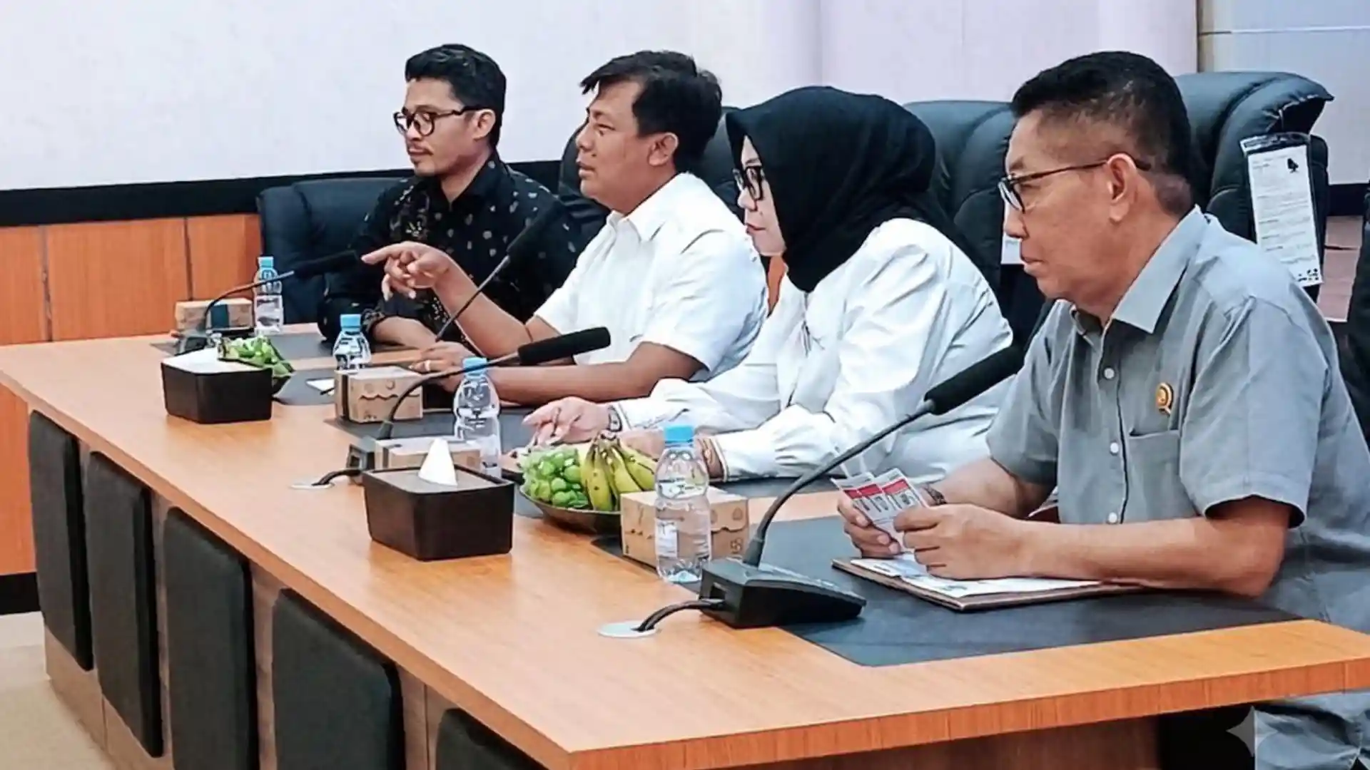 Pemkab Sumbawa Barat Uji Coba Alat E-Voting Pilkades Serentak, Bupati Pastikan Perangkat Tak Terhubung Internet