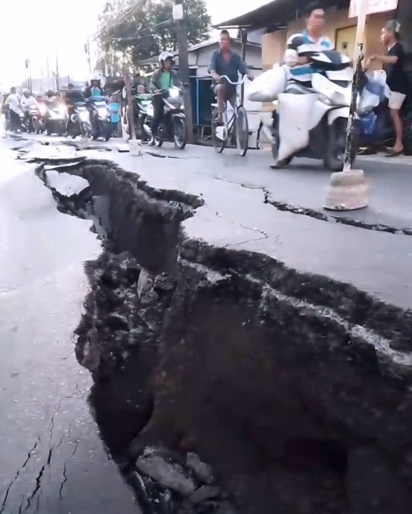 Jalan Martapura Lama di Banjarmasin Amblas dan Retak 5 Meter, PUPR Kalsel Investigasi Penyebab Tuntas Sebelum Perbaikan Permanen
