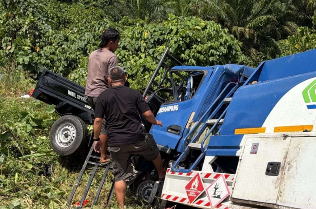 Kecelakaan Maut di Jalan Alternatif Batulicin–Banjarbaru, Truk Tangki BBM Tabrak Rombongan Mahasiswa KKN, 7 Orang Tewas