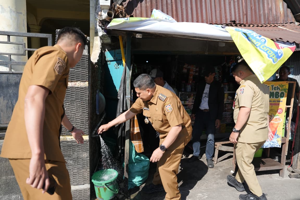 Wali Kota Makassar Appi Turun ke Lorong-Lorong Tallo Pastikan Air Bersih Mengalir ke Rumah Warga