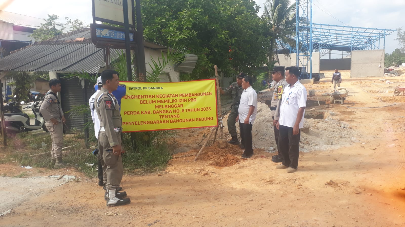 Satpol PP Bangka Setop Pembangunan Gudang di Desa Kace, Tembok Melampaui Batas Lahan dan Kawasan Rawan Banjir