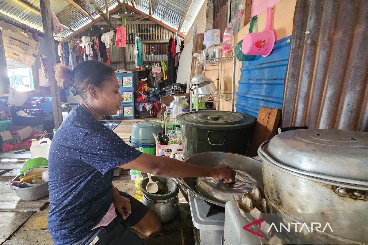 15 Rumah Nelayan di Pesisir Jayapura Dapat Bantuan Bedah Rumah Rp25 Juta, Fedrika Tunggu Perbaikan