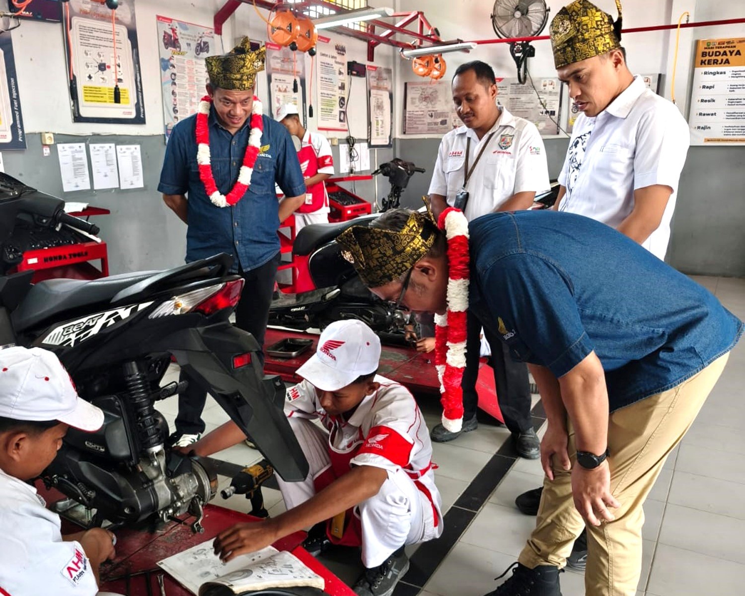 SMKN 3 Mandau Riau Resmi Operasikan Pos AHASS TEFA, 12 Motor Per Hari Bisa Diservis Pelajar