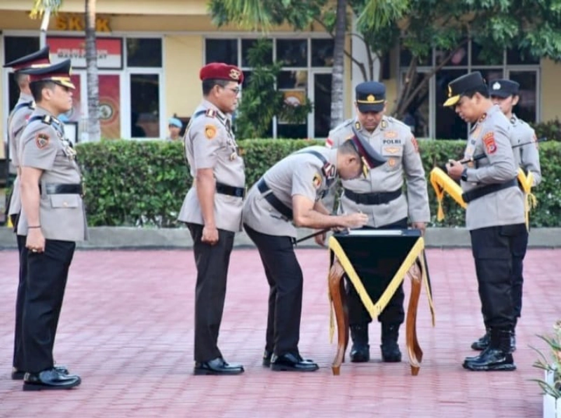 12 Pejabat Utama dan Kapolres di Polda NTT Resmi Dilantik, Termasuk Kapolresta Kupang Kota dan Direktur Lantas