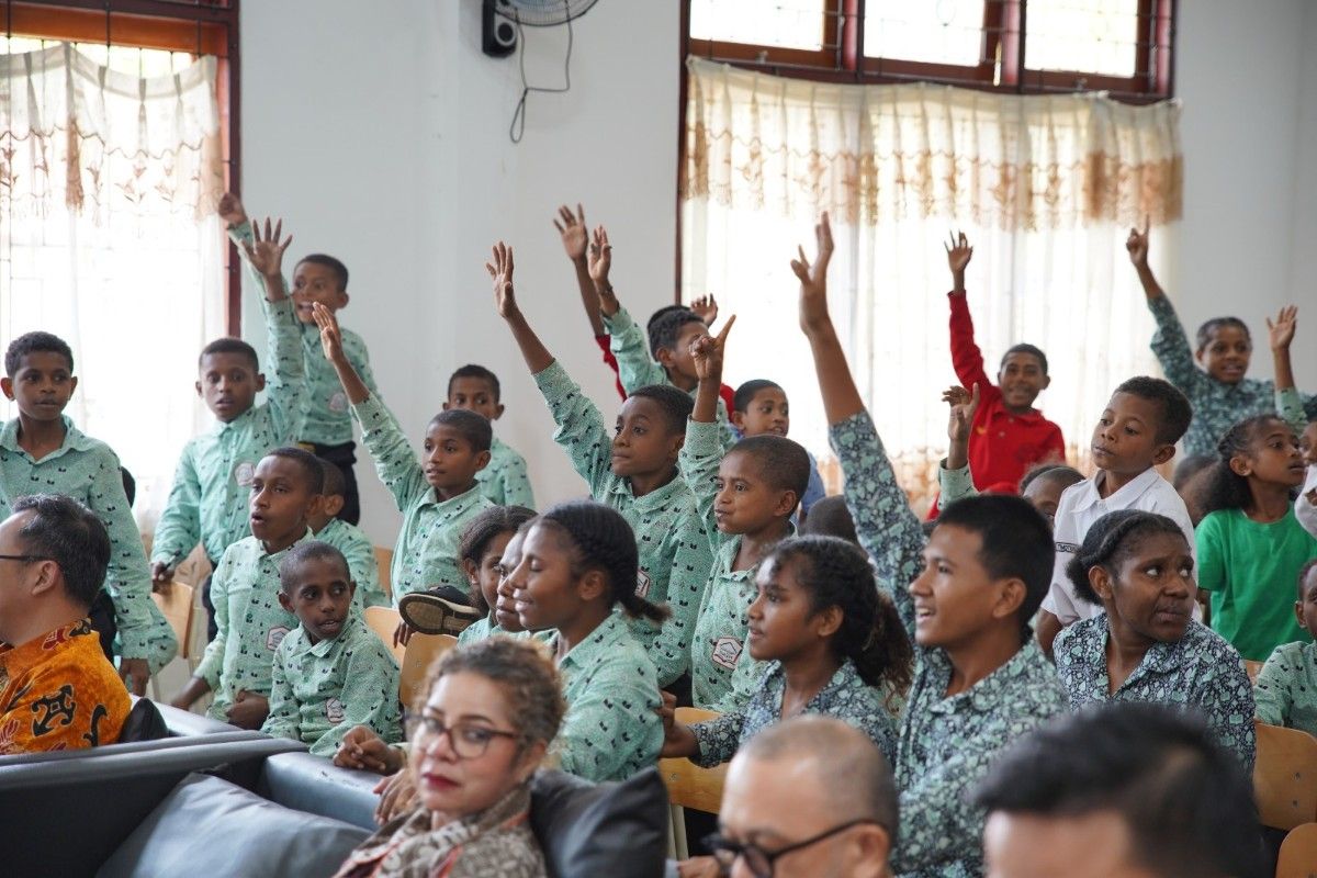 OJK Papua Buka Rekening SimPel untuk 75 Pelajar Sekolah Rakyat Jayapura, Tanamkan Kebiasaan Menabung Sejak Dini