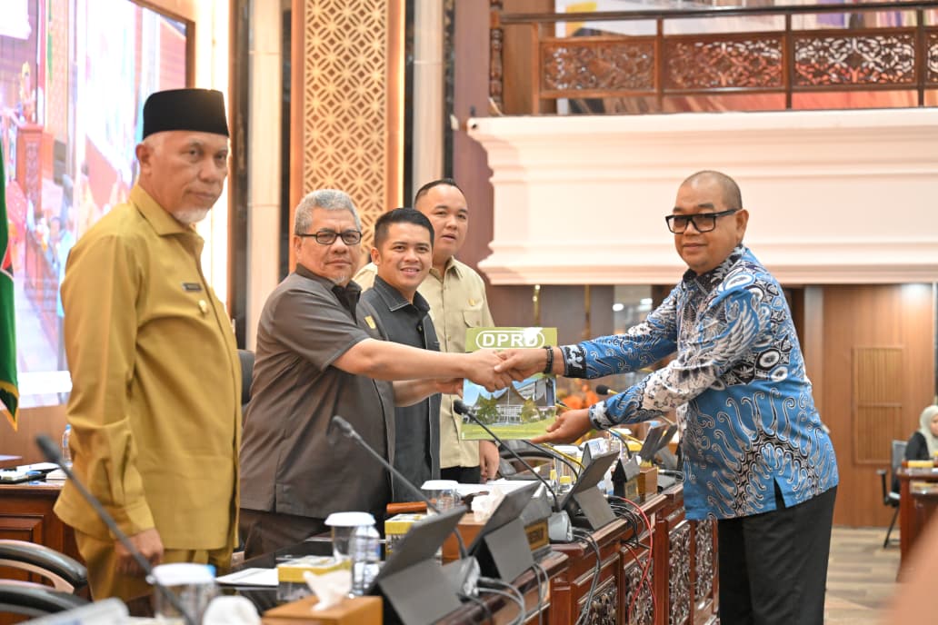 Gubernur Sumbar Mahyeldi Soroti Dua Ranperda: Pendidikan Adaptif Bencana hingga Perlindungan Petani