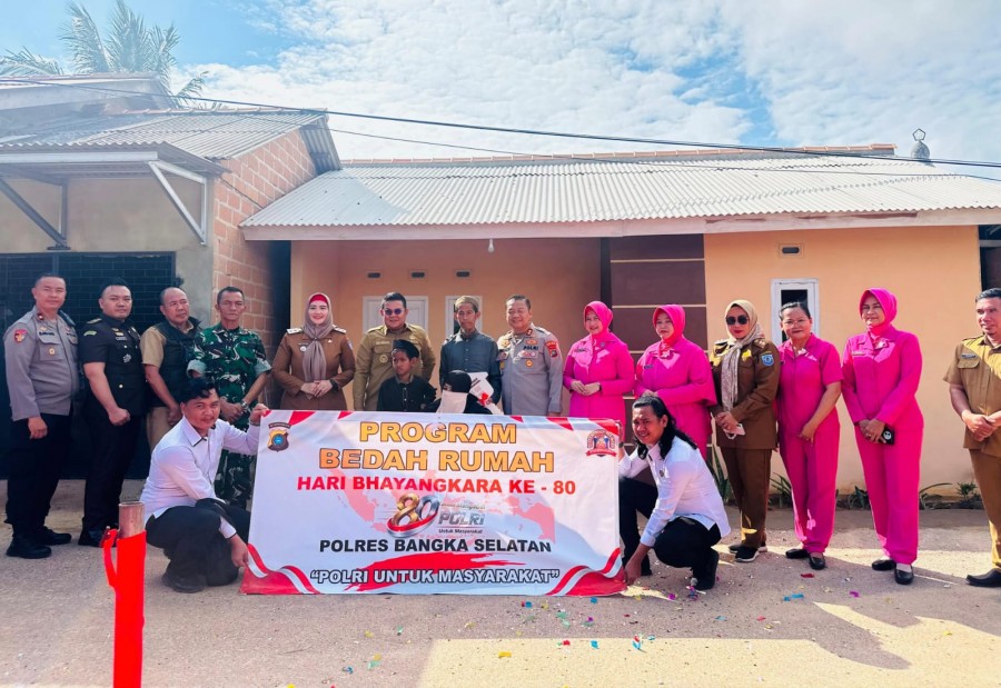 Polres Bangka Selatan Bedah Rumah Marbot Masjid Korban Puting Beliung, Bupati Riza Herdavid Beri Apresiasi Langsung