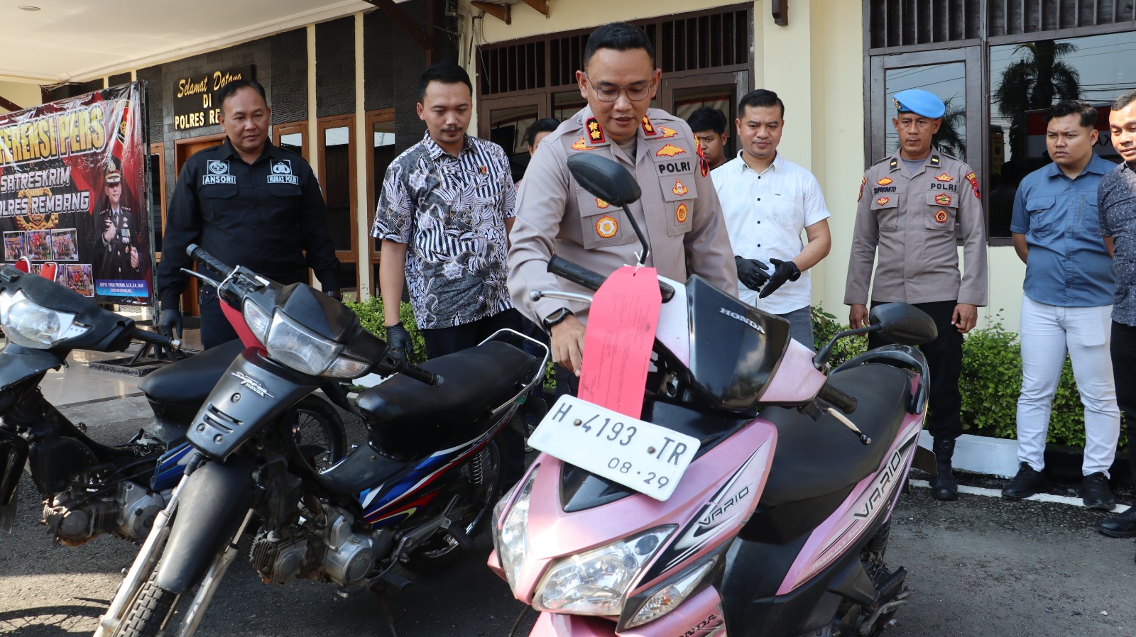Polres Rembang Bekuk Dua Maling Motor Lintas Provinsi, Sasar Rumah Sepi di Desa Jatimudo