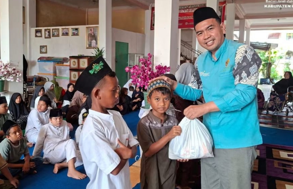Baznas Ogan Ilir Salurkan Paket Sembako ke Anak Yatim dan Penyandang Disabilitas di Panti Asuhan Mawar Putih