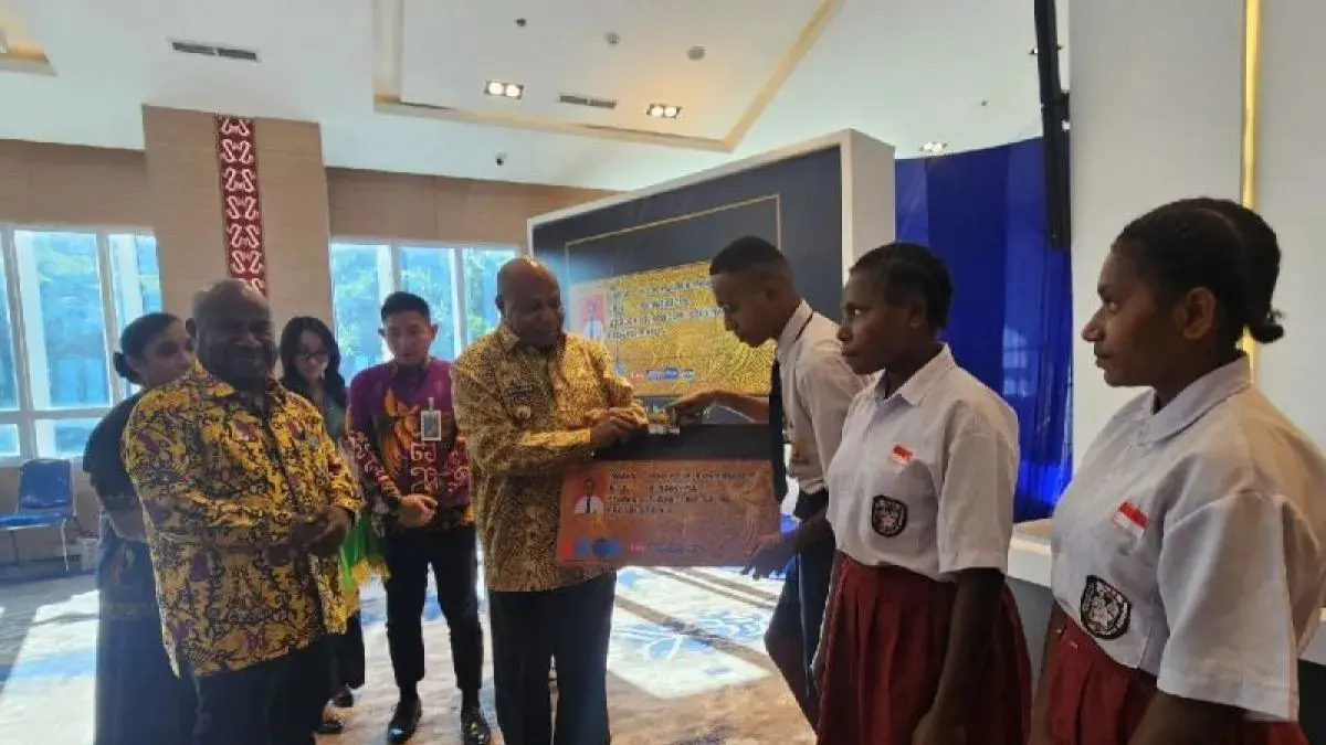 Gubernur Papua Luncurkan Kartu PACE-MACE untuk Pelajar dan Mahasiswa, Target Cetak SDM Unggul di Bumi Cenderawasih