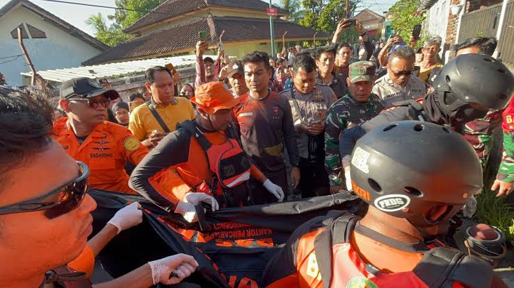 Tim SAR Temukan Anindita, Bocah 9 Tahun Terseret Ombak di Pantai Ampenan, Operasi Pencarian Ditutup