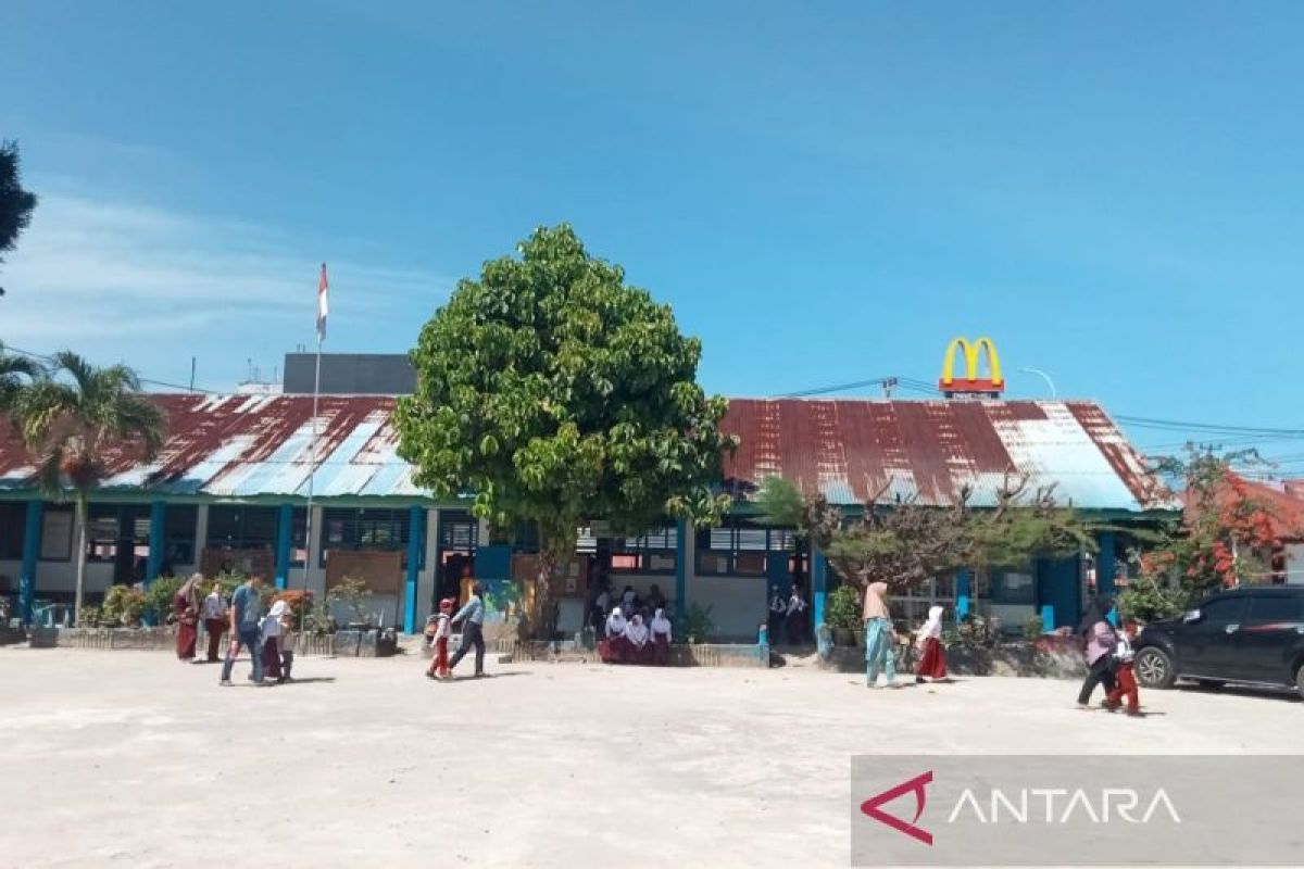 Warga Kota Bengkulu Wajib Berdiri Saat Indonesia Raya Diputar Setiap Senin dan Kamis, Satpol PP Pantau di Pasar dan Mal