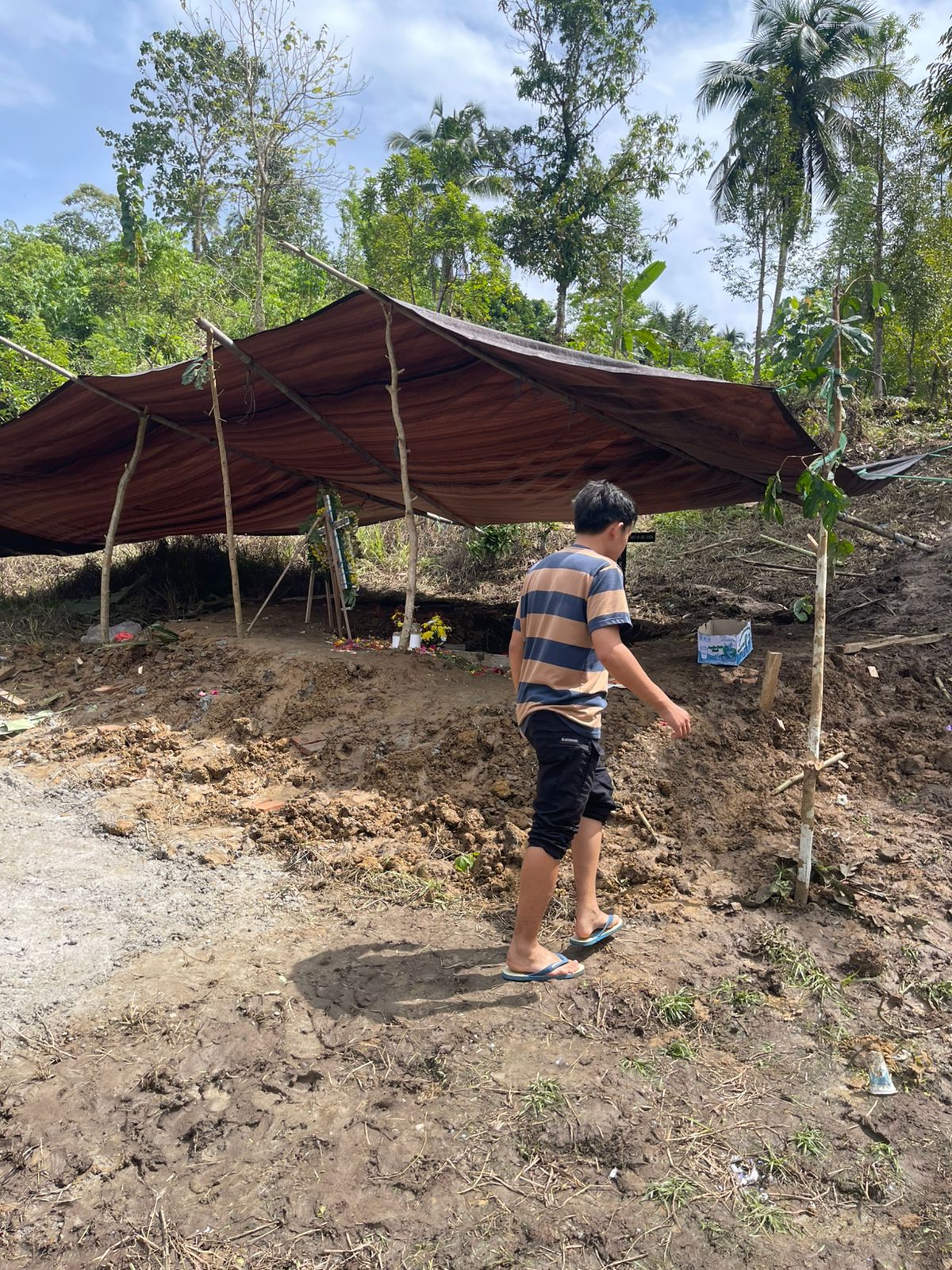 Warga Botteng Utara Mamuju Tolak Pemakaman Tionghoa, Ancam Tutup Akses Jika Aktivitas Tak Dihentikan