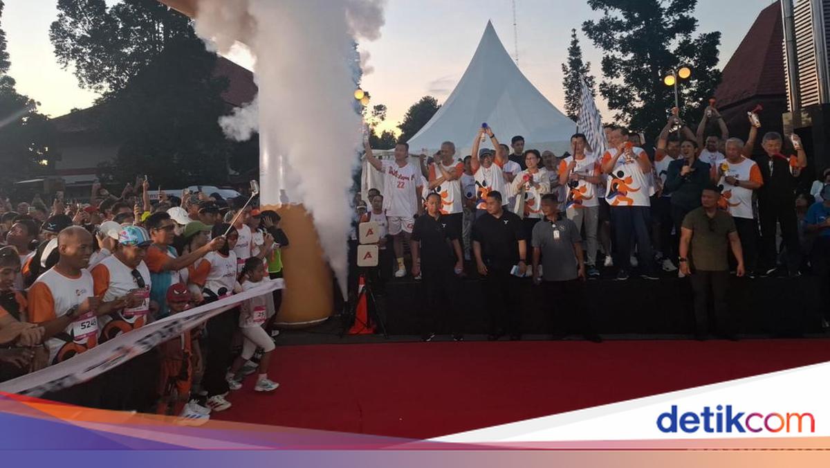 Ratusan Pelari Ikuti 5K Fun Run Jogja Run D-City 2026 di UGM, Pemenang Ditentukan dari Kostum hingga Postingan Medsos