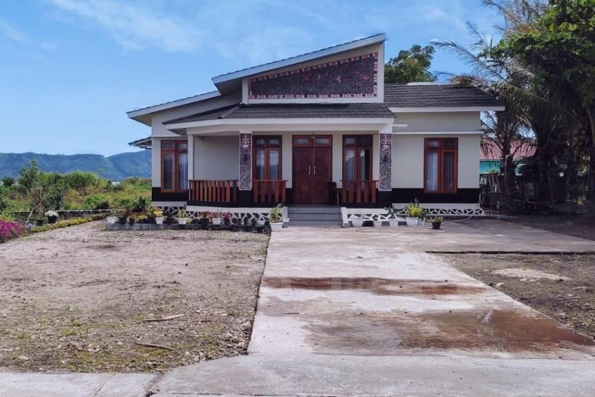 Menginap Hemat di Samosir: 10 Homestay dengan Suasana Danau Toba yang Dekat dan Nyaman
