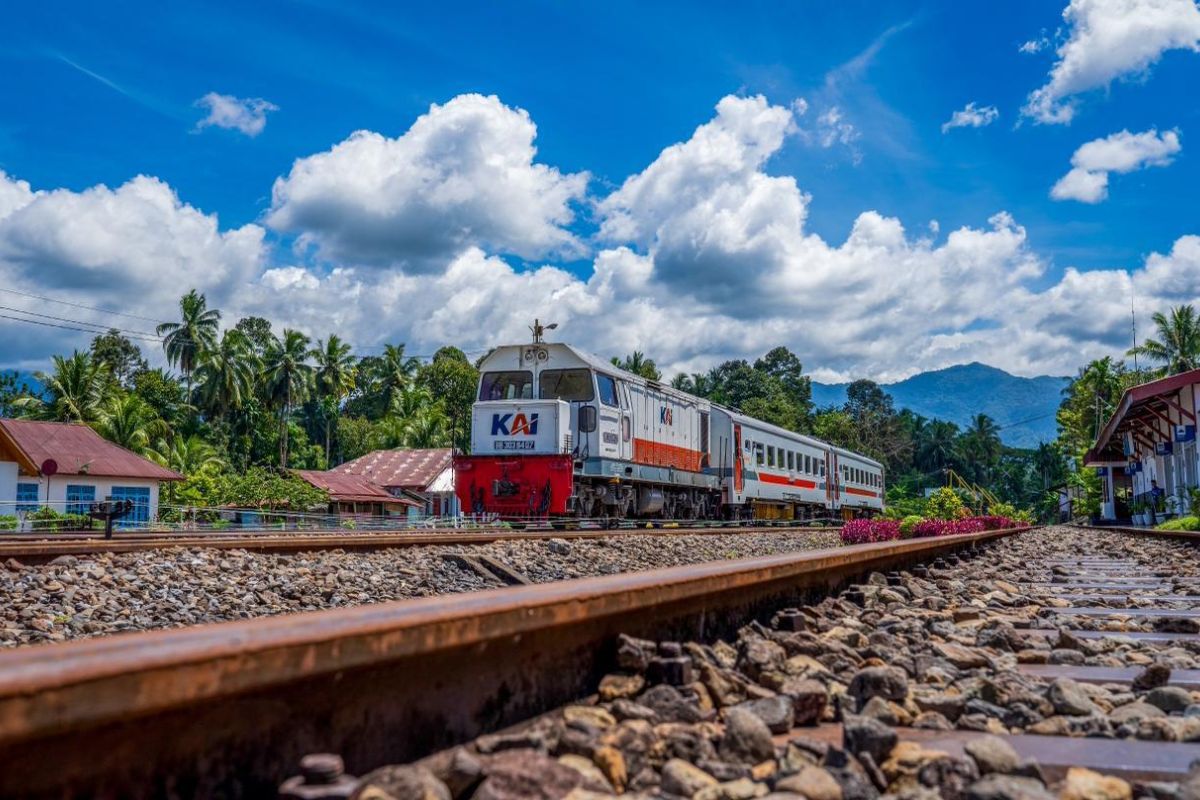 PT KAI Siapkan 124.672 Tempat Duduk Selama Libur Sekolah di Sumatera Barat, Tiket KA Pariaman Ekspres Hanya Rp5.000