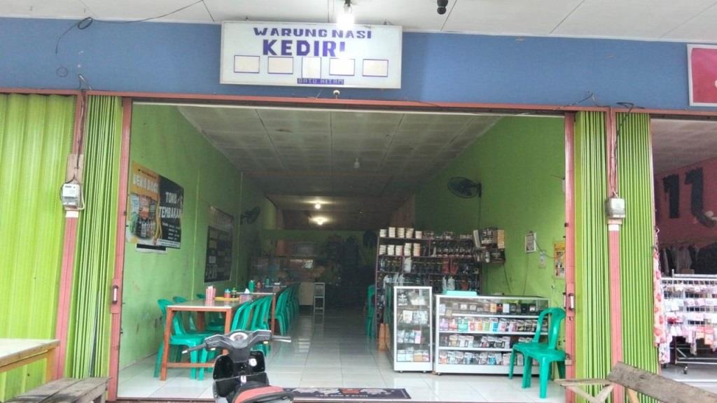 Azizah, Perantau Asal Kediri di Natuna, Sulap Warung Nasi Jadi Distributor Tembakau Linting dengan 8 Varian Rasa