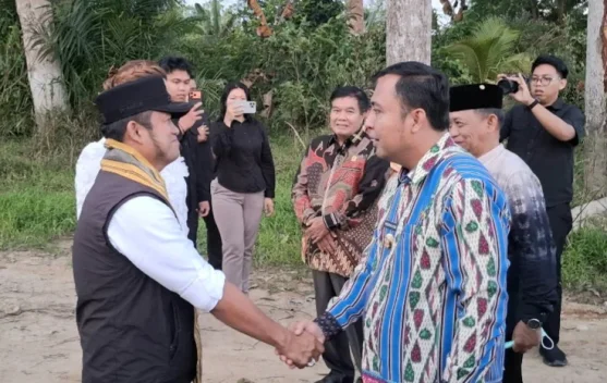 Gubernur Kaltim Rudy Mas'ud Tanya Kabar Jembatan ATJ di Kutai Barat, Bupati Jawab Mulai Tahun Depan