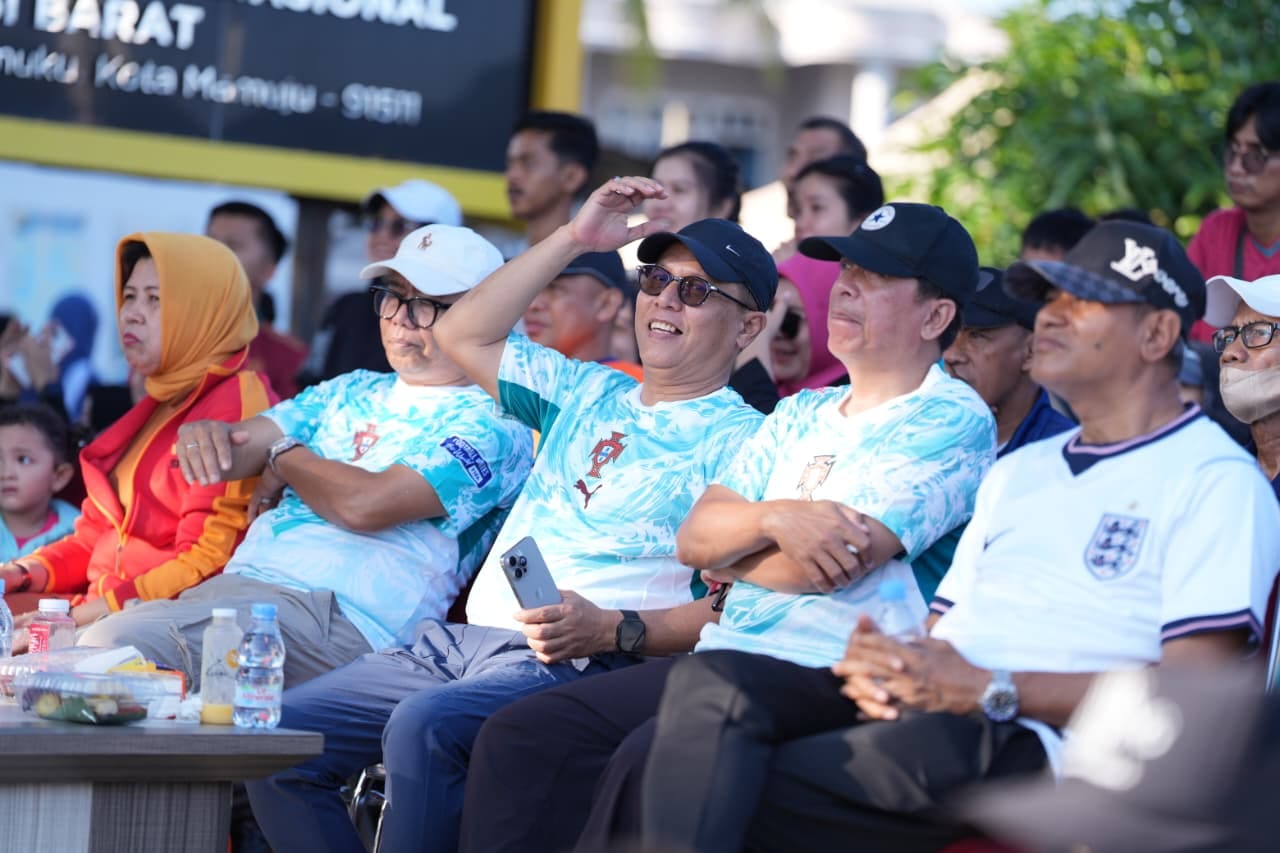 Nobar Piala Dunia 2026 di Mamuju Disulap Jadi Pasar Rakyat, Sekda Junda: UMKM Raup Cuan dari Euforia Sepak Bola