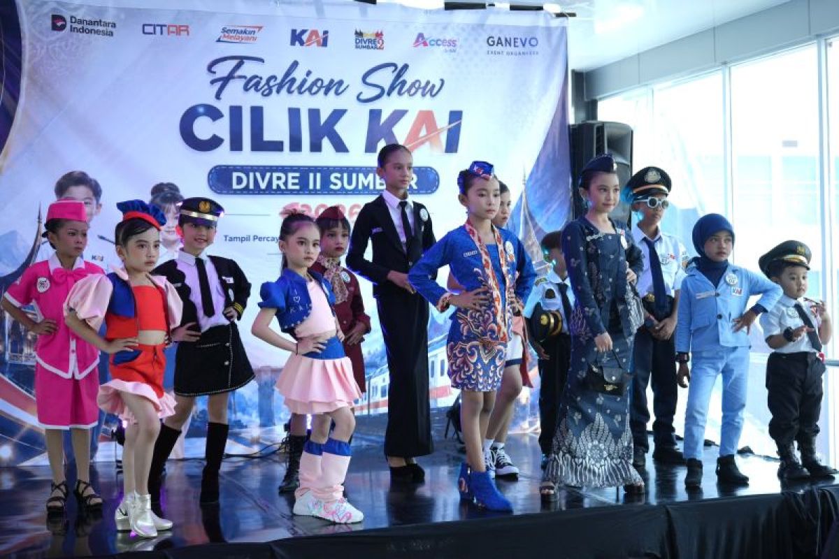 KAI Divre II Sumbar Gelar Fashion Show Cilik di Sky Bridge Stasiun BIM, 10 Anak Terpilih Jadi Duta Cilik
