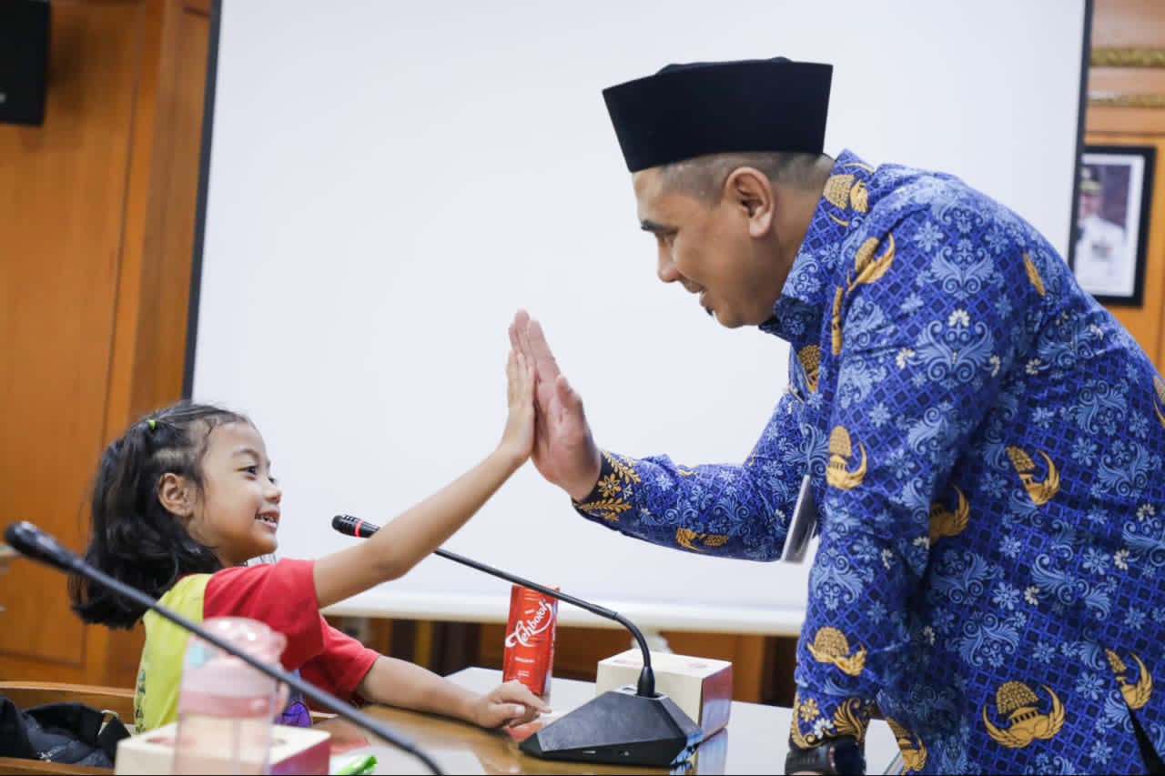 Anak TK Belajar Pemerintahan Langsung di Kantor Wagub Jateng, Gus Yasin Sapa Satu per Satu