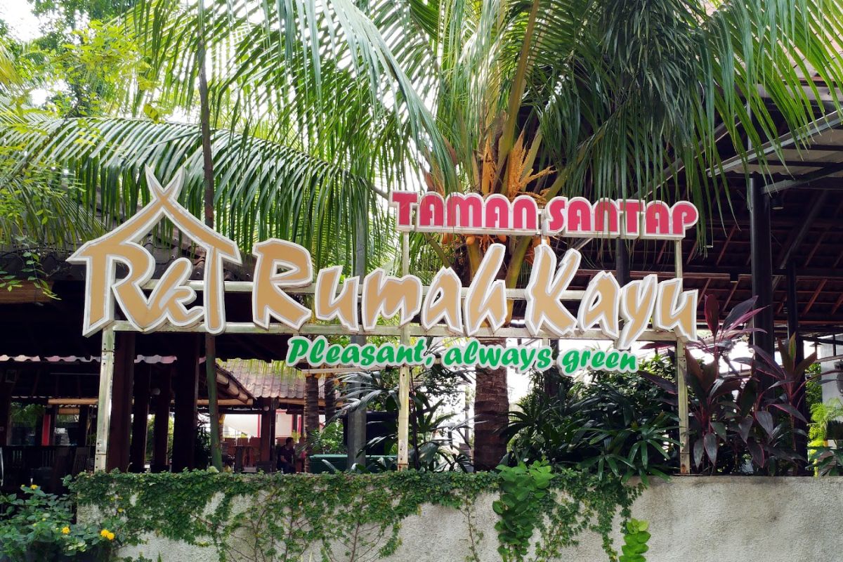 10 Rekomendasi Tempat Makan Keluarga di Bandar Lampung