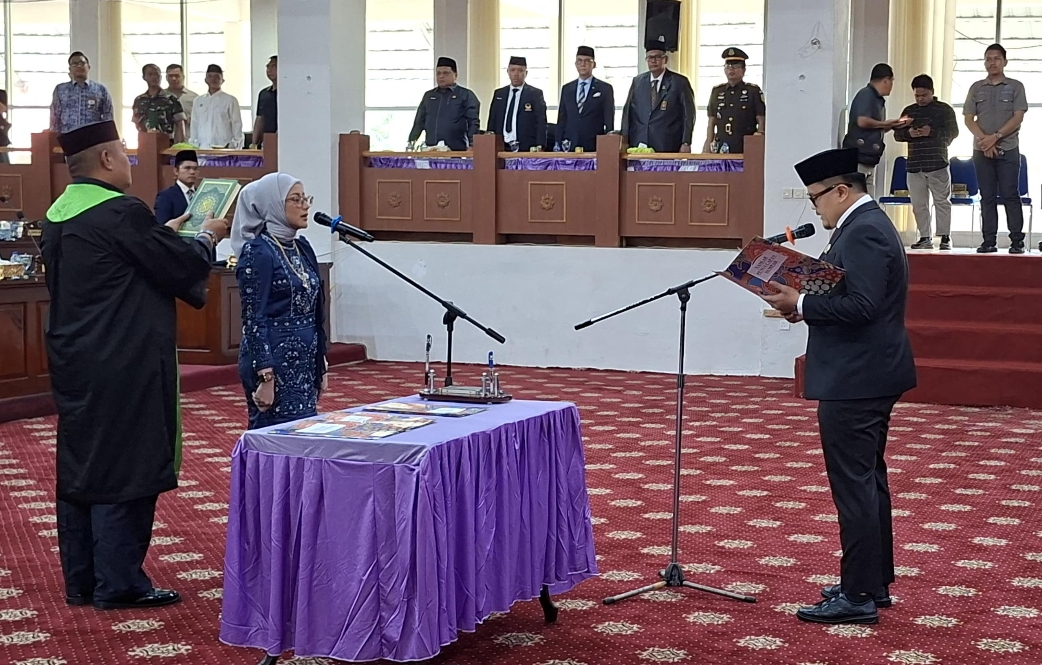 Wike Efrilla Resmi Dilantik Jadi Anggota DPRD Merangin Gantikan M. Yani yang Wafat, Wabup Khafidh Minta Jaga Integritas