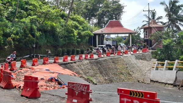 Pemprov Jateng Gelontorkan Rp 8,4 Miliar Perbaiki Longsor Jalan Kudus-Colo, Target Rampung 25 Desember 2026